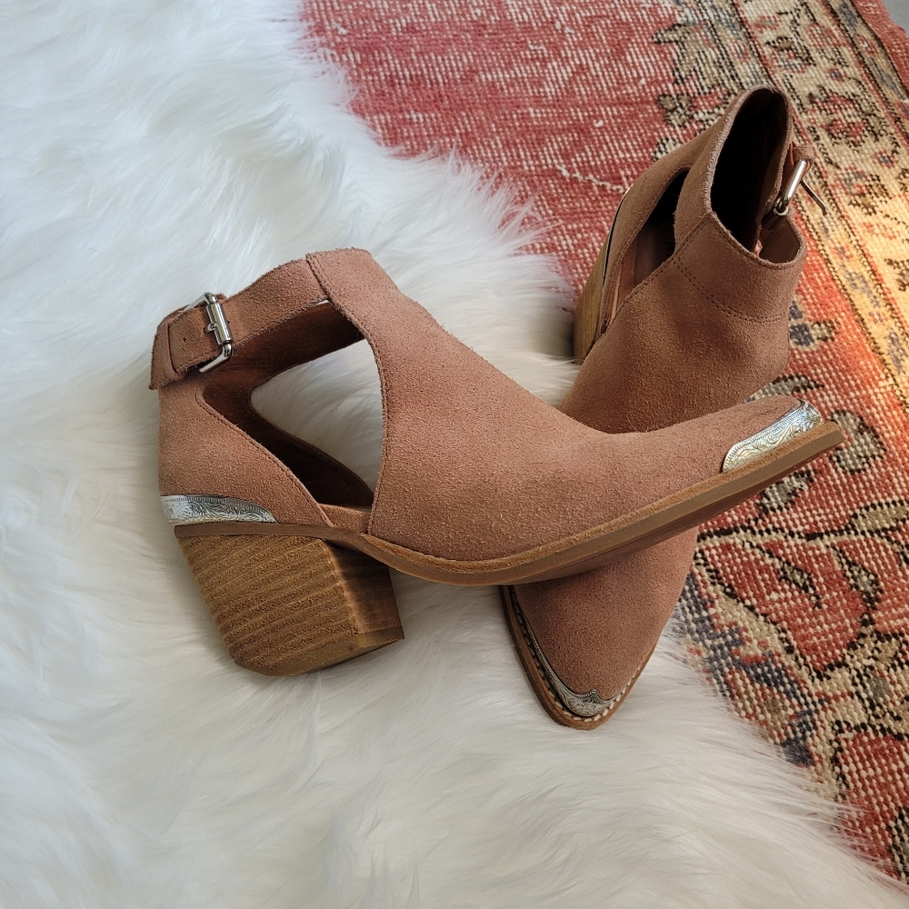 ❌️SOLD❌️Jeffrey Campbell pink suede boots